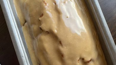 Moist banana bread with a rich salted caramel glaze. Perfect for breakfast or dessert, this recipe blends indulgence with nutritional benefits.